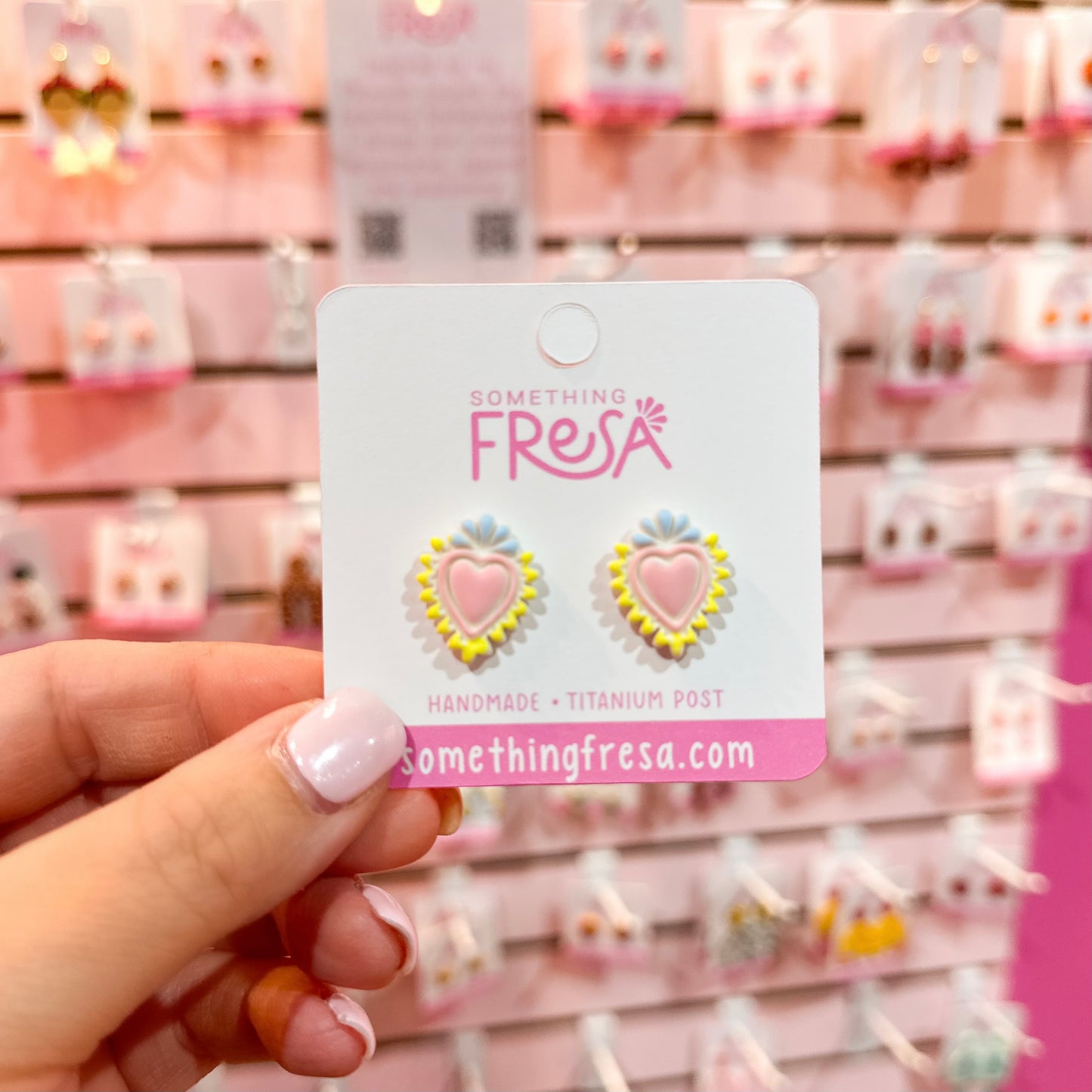 Corazón Sagrado Studs