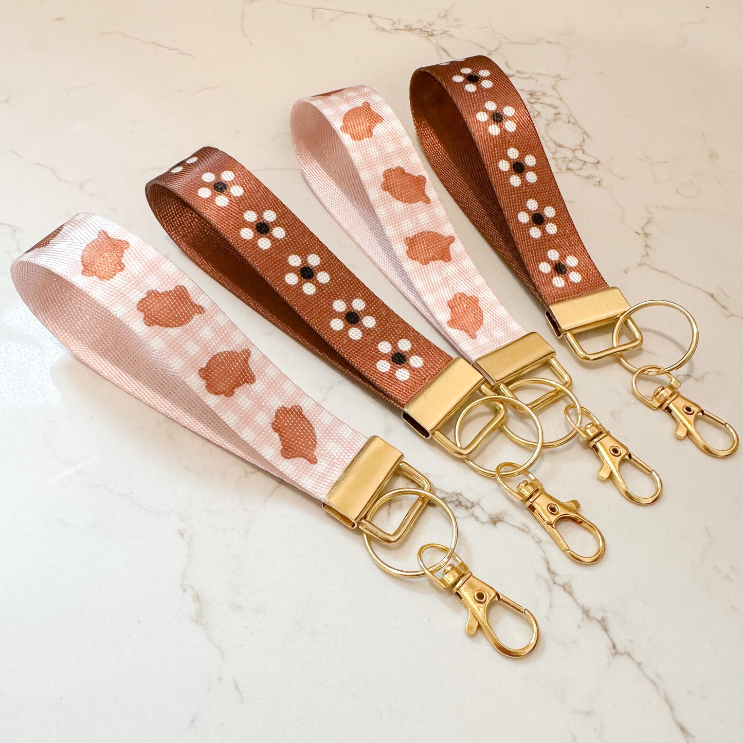 Cazuela de Barro Wristlet Strap